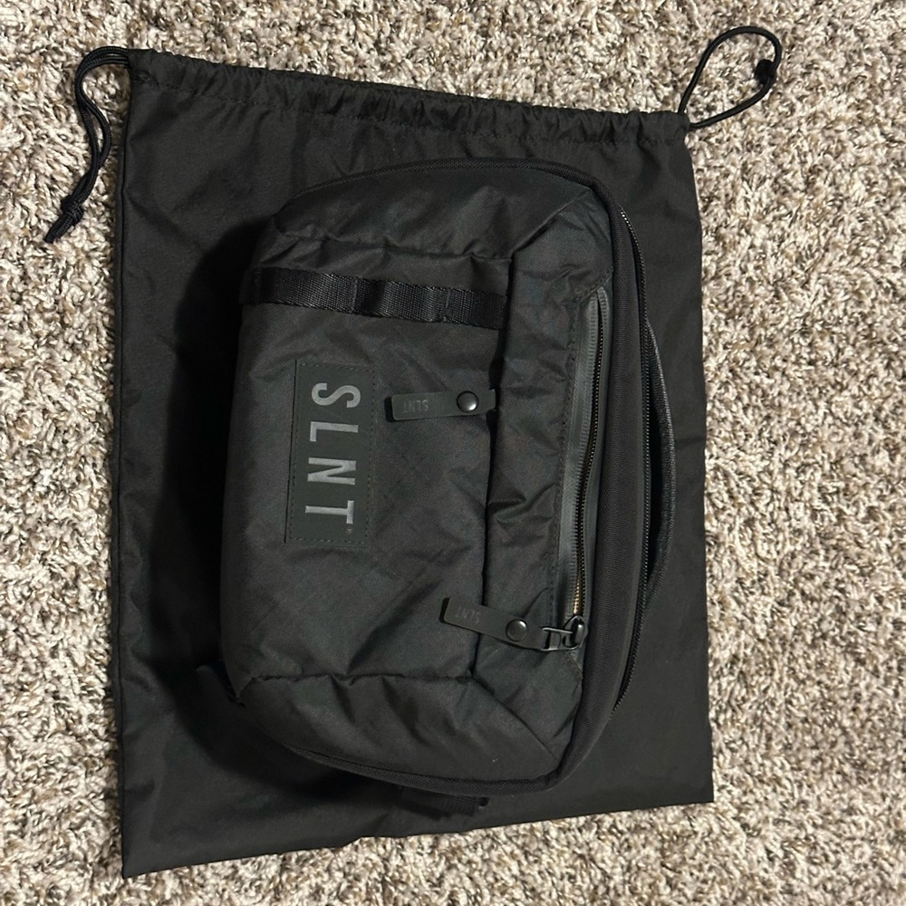 E3 Faraday Crossbody Organizer Bag
